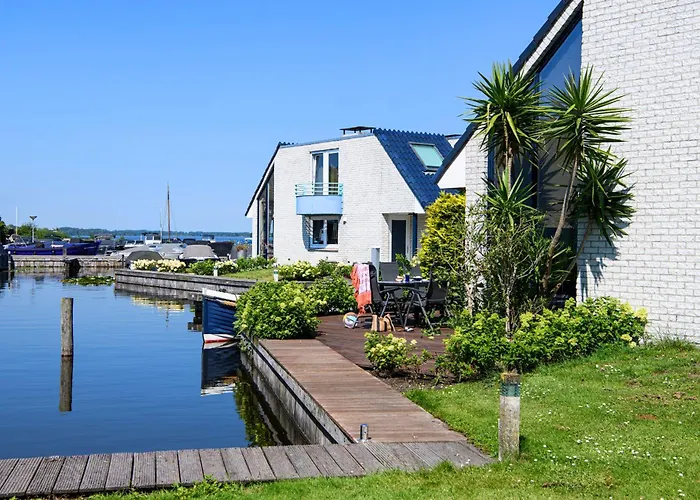 Amsterdam / Loosdrecht Rien van den Broeke Village